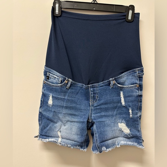 KanCan Renley Maternity Fringe Denim Shorts - Picture 4 of 6